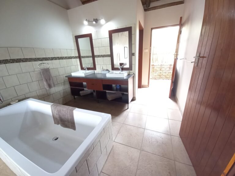 Thanda Bathroom 2 768x576